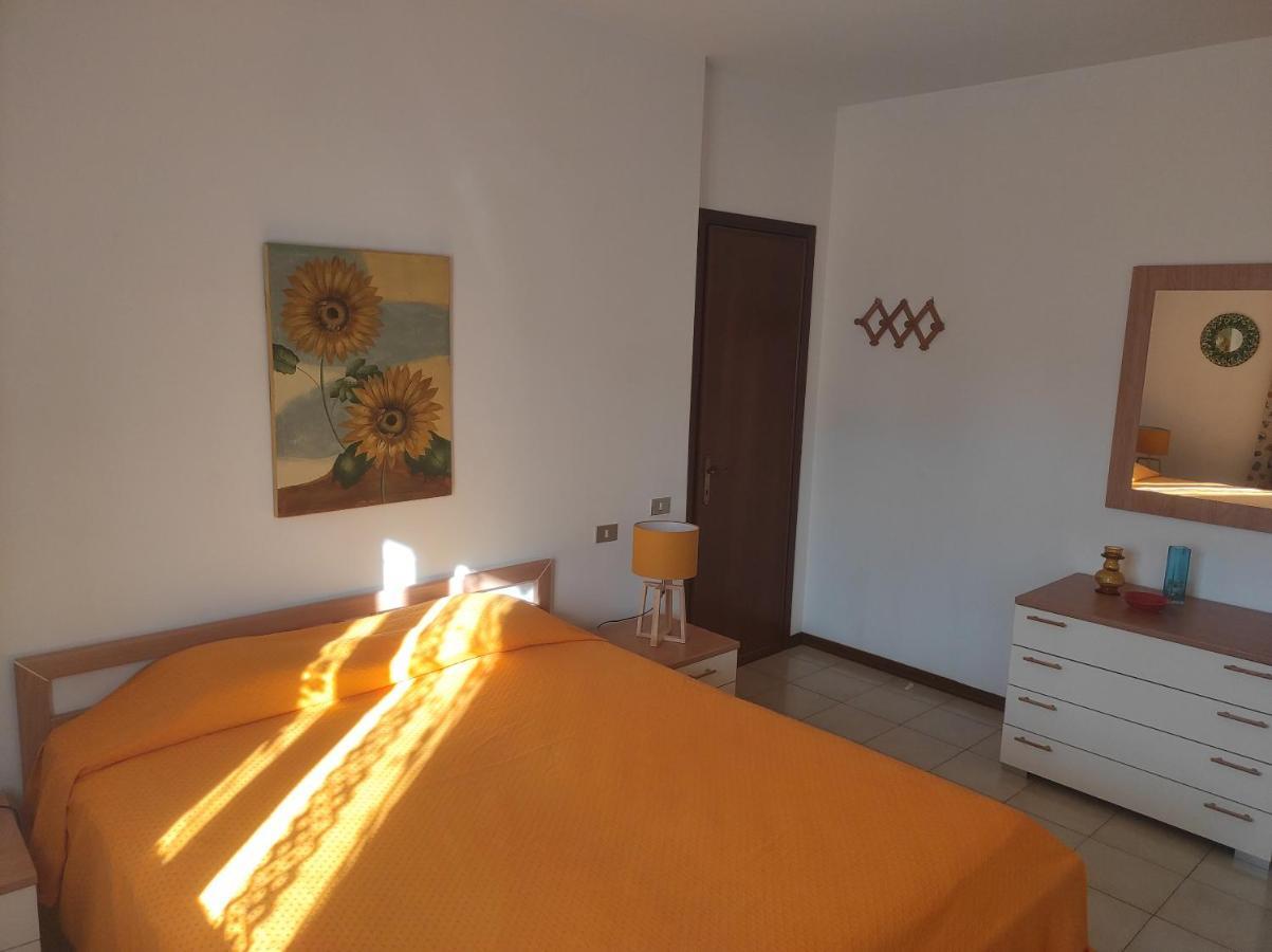 La Casa Dei Bebi Apartment Карара Екстериор снимка